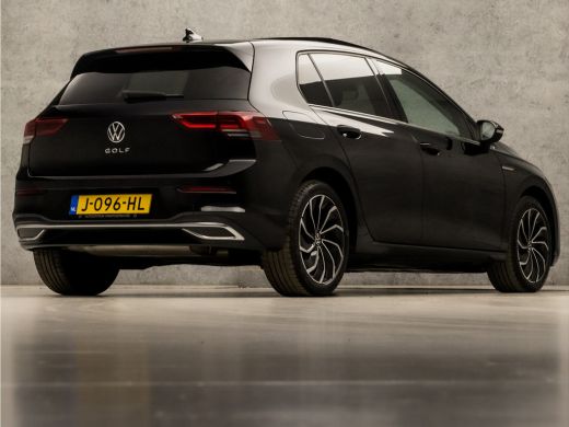 Volkswagen Golf 1.5 TSI Sport (SCHUIFDAK, 4 CILINDER, APPLE CARPLAY, MEMORY SEATS, CAMERA, SFEERVERLICHTING, ALCA... ActivLease financial lease