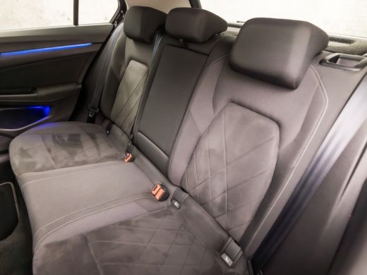 Volkswagen Golf 1.5 TSI Sport (SCHUIFDAK, 4 CILINDER, MEMORY SEATS, HEAD-UP DISPLAY, STUUR/STOELVERWARMING, DYNAM... ActivLease financial lease