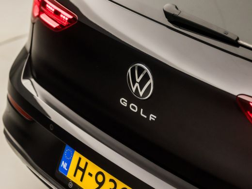 Volkswagen Golf 1.5 TSI Sport (SCHUIFDAK, 4 CILINDER, MEMORY SEATS, HEAD-UP DISPLAY, STUUR/STOELVERWARMING, DYNAM... ActivLease financial lease