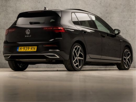 Volkswagen Golf 1.5 TSI Sport (SCHUIFDAK, 4 CILINDER, MEMORY SEATS, HEAD-UP DISPLAY, STUUR/STOELVERWARMING, DYNAM... ActivLease financial lease