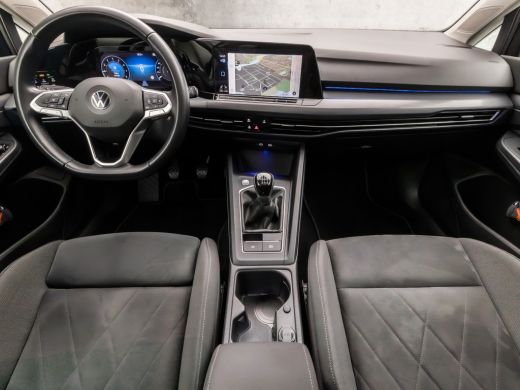 Volkswagen Golf 1.5 TSI Sport (SCHUIFDAK, 4 CILINDER, MEMORY SEATS, HEAD-UP DISPLAY, STUUR/STOELVERWARMING, DYNAM... ActivLease financial lease