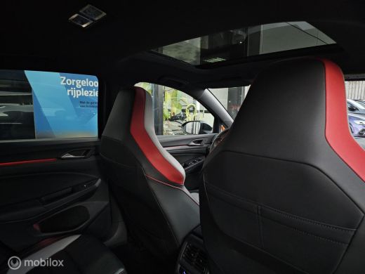 Volkswagen Golf 2.0 TSI GTI Panorama/IQ Light/Leder/Keyless ActivLease financial lease