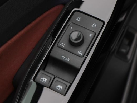 Volkswagen ID.4 First Max 77 kWh 205 Pk Automaat | Panoramadak | 360 Camera | Sensoren | Elektrische Achterklep |... ActivLease financial lease