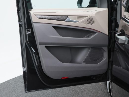 Volkswagen Multivan 1.4 eHybrid 218 Pk Automaat 6-Persoons | Elektrische schuifdeur | Trekhaak | Panoramadak | LED | ... ActivLease financial lease