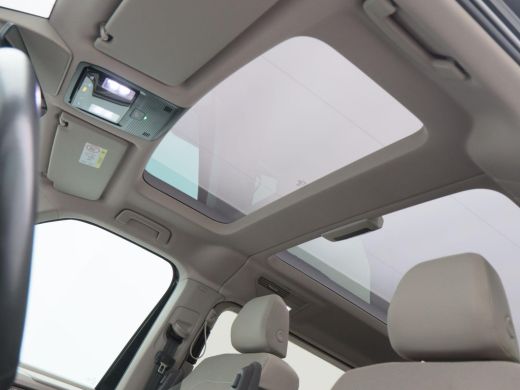 Volkswagen Multivan 1.4 eHybrid 218 Pk Automaat 6-Persoons | Elektrische schuifdeur | Trekhaak | Panoramadak | LED | ... ActivLease financial lease