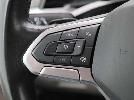 Volkswagen Multivan 1.4 eHybrid 218 Pk Automaat 6-Persoons | Elektrische schuifdeur | Trekhaak | Panoramadak | LED | ... ActivLease financial lease