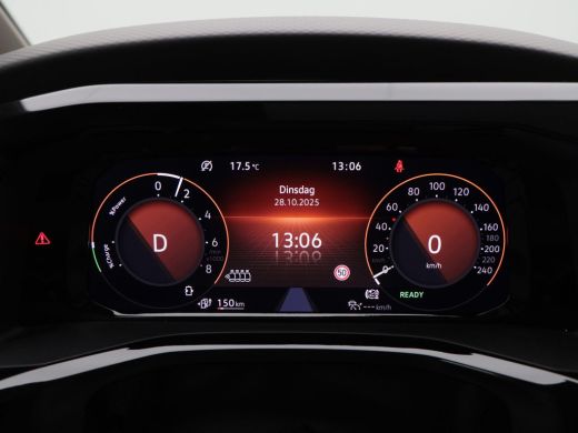 Volkswagen Multivan 1.4 eHybrid 218 Pk Automaat 6-Persoons | Elektrische schuifdeur | Trekhaak | Panoramadak | LED | ... ActivLease financial lease