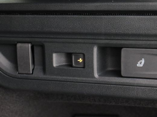 Volkswagen Passat Variant 1.5 eHybrid 272 Pk Automaat R-Line Edition | Trekhaak | 360° Camera | Panoramadak | Digit... ActivLease financial lease