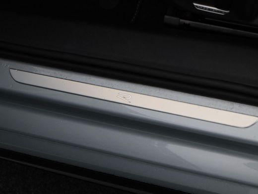 Volkswagen Passat Variant 1.5 eHybrid 272 Pk Automaat R-Line Edition | Trekhaak | 360° Camera | Panoramadak | Digit... ActivLease financial lease