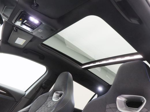 Volkswagen Passat Variant 1.5 eHybrid 272 Pk Automaat R-Line Edition | Trekhaak | 360° Camera | Panoramadak | Digit... ActivLease financial lease