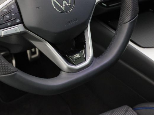 Volkswagen Passat Variant 1.5 eHybrid 272 Pk Automaat R-Line Edition | Trekhaak | 360° Camera | Panoramadak | Digit... ActivLease financial lease