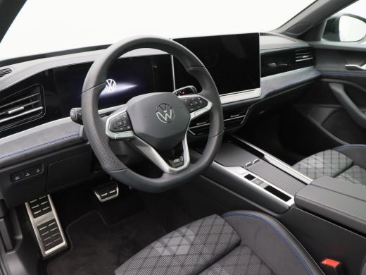 Volkswagen Passat Variant 1.5 eHybrid 272 Pk Automaat R-Line Edition | Trekhaak | 360° Camera | Panoramadak | Digit... ActivLease financial lease