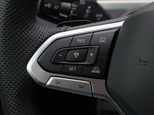 Volkswagen Passat Variant 1.5 eHybrid 272 Pk Automaat R-Line Edition | Trekhaak | 360° Camera | Panoramadak | Digit... ActivLease financial lease