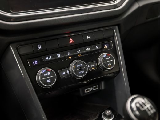 Volkswagen T-Roc 1.5 TSI Sport 150Pk (PANORAMADAK, VIRTUAL COCKPIT, APPLE CARPLAY, STUUR/STOELVERWARMING, LEDER, L... ActivLease financial lease