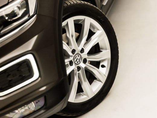 Volkswagen T-Roc 1.5 TSI Sport 150Pk (PANORAMADAK, VIRTUAL COCKPIT, APPLE CARPLAY, STUUR/STOELVERWARMING, LEDER, L... ActivLease financial lease