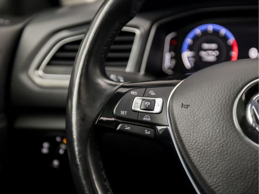 Volkswagen T-Roc 1.5 TSI Sport 150Pk (PANORAMADAK, VIRTUAL COCKPIT, APPLE CARPLAY, STUUR/STOELVERWARMING, LEDER, L... ActivLease financial lease