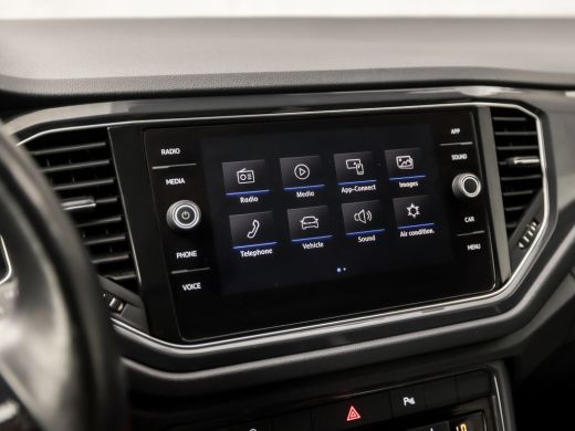 Volkswagen T-Roc 1.5 TSI Sport 150Pk (PANORAMADAK, VIRTUAL COCKPIT, APPLE CARPLAY, STUUR/STOELVERWARMING, LEDER, L... ActivLease financial lease
