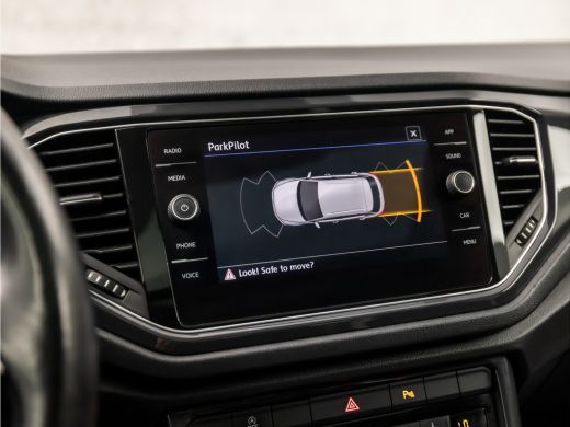 Volkswagen T-Roc 1.5 TSI Sport 150Pk (PANORAMADAK, VIRTUAL COCKPIT, APPLE CARPLAY, STUUR/STOELVERWARMING, LEDER, L... ActivLease financial lease