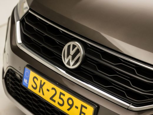 Volkswagen T-Roc 1.5 TSI Sport 150Pk (PANORAMADAK, VIRTUAL COCKPIT, APPLE CARPLAY, STUUR/STOELVERWARMING, LEDER, L... ActivLease financial lease
