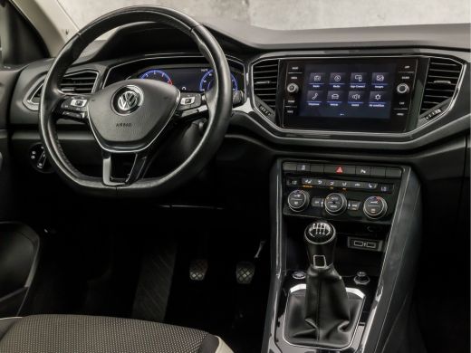 Volkswagen T-Roc 1.5 TSI Sport 150Pk (PANORAMADAK, VIRTUAL COCKPIT, APPLE CARPLAY, STUUR/STOELVERWARMING, LEDER, L... ActivLease financial lease