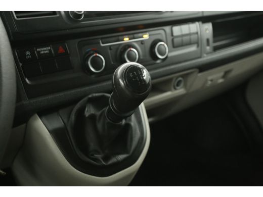 Volkswagen Transporter 2.0 TDI 140PK L2H1 | Airco | Cruise | Camera | Parkeersensoren ActivLease financial lease