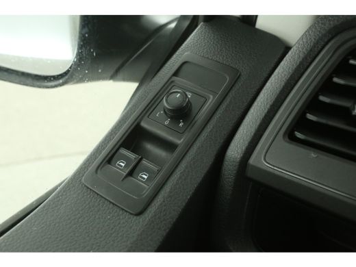Volkswagen Transporter 2.0 TDI 140PK L2H1 | Airco | Cruise | Camera | Parkeersensoren ActivLease financial lease