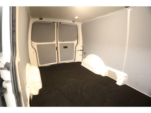 Volkswagen Transporter 2.0 TDI 140PK L2H1 | Airco | Cruise | Camera | Parkeersensoren ActivLease financial lease