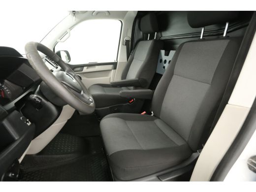 Volkswagen Transporter 2.0 TDI 140PK L2H1 | Airco | Cruise | Camera | Parkeersensoren ActivLease financial lease