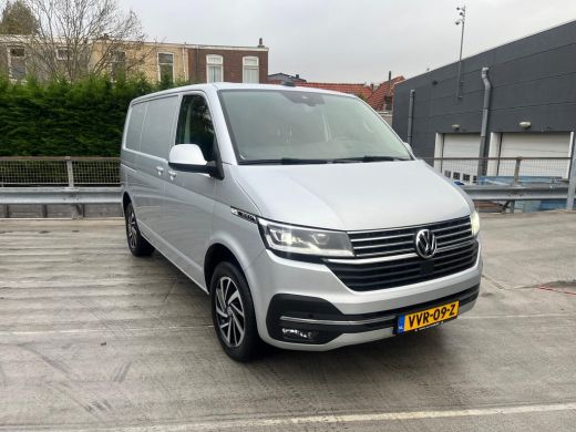 Volkswagen Transporter 2.0 TDI L1H1 28 Bulli | Trekhaak | 2 stoelen | Lederen bekleding | Groot Navi | Camera achter | A... ActivLease financial lease