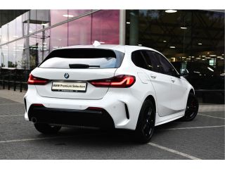 BMW 1 Serie 118i M Sport Automaat / Sportstoelen / LED / M Sportonderstel / Live Cockpit Professional / Apple...