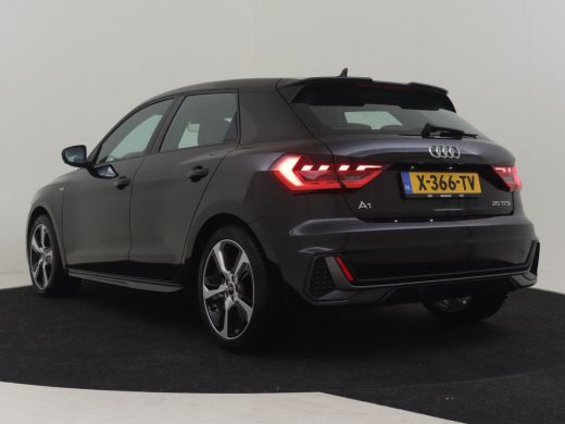 Audi A1 Sportback Sportback 25 TFSI S edition l S-Line in en exterieur l Sfeerverlichting l Parkeersensoren l App C... ActivLease financial lease