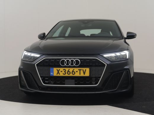 Audi A1 Sportback Sportback 25 TFSI S edition l S-Line in en exterieur l Sfeerverlichting l Parkeersensoren l App C... ActivLease financial lease