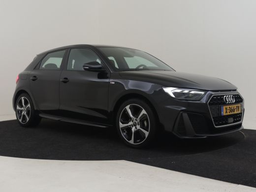 Audi A1 Sportback Sportback 25 TFSI S edition l S-Line in en exterieur l Sfeerverlichting l Parkeersensoren l App C... ActivLease financial lease