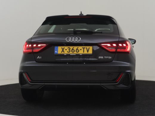 Audi A1 Sportback Sportback 25 TFSI S edition l S-Line in en exterieur l Sfeerverlichting l Parkeersensoren l App C... ActivLease financial lease