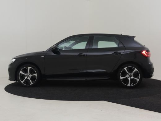 Audi A1 Sportback Sportback 25 TFSI S edition l S-Line in en exterieur l Sfeerverlichting l Parkeersensoren l App C... ActivLease financial lease
