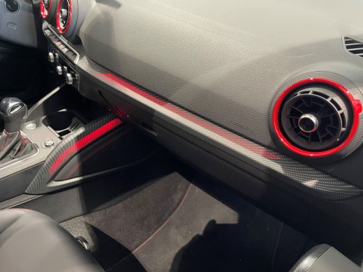 Audi Q2 35 TFSI S line | Sonos | Trekhaak afneembaar | Lederen bekleding | 18" LM velgen | ActivLease financial lease