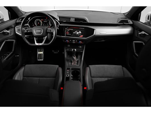 Audi Q3 45 TFSI e S edition 245PK | Panorama Dak | Trekhaak |  Dodehoek | Comfortsleutel | Camera achter ... ActivLease financial lease