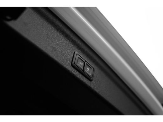 Audi Q3 45 TFSI e S edition 245PK | Panorama Dak | Trekhaak |  Dodehoek | Comfortsleutel | Camera achter ... ActivLease financial lease