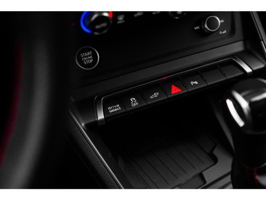 Audi Q3 45 TFSI e S edition 245PK | Panorama Dak | Trekhaak |  Dodehoek | Comfortsleutel | Camera achter ... ActivLease financial lease