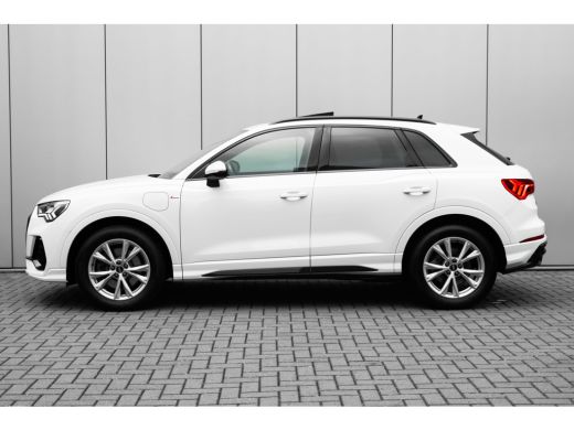 Audi Q3 45 TFSI e S edition 245PK | Panorama Dak | Trekhaak |  Dodehoek | Comfortsleutel | Camera achter ... ActivLease financial lease