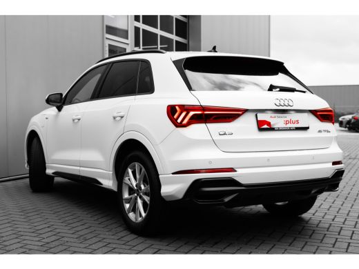 Audi Q3 45 TFSI e S edition 245PK | Panorama Dak | Trekhaak |  Dodehoek | Comfortsleutel | Camera achter ... ActivLease financial lease