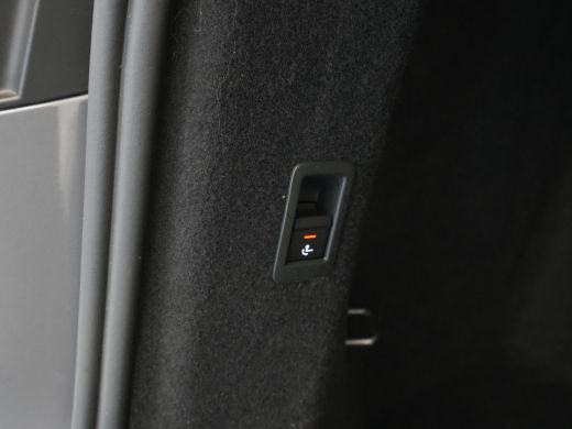 Audi Q4 e-tron 45 Edition 82 kWh 286pk Trekhaak Navigatie Stoelverwarming Pdc Carplay 55 ActivLease financial lease