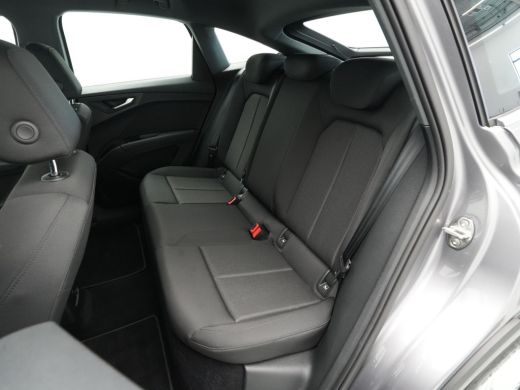 Audi Q4 e-tron 45 Edition 82 kWh 286pk Trekhaak Navigatie Stoelverwarming Pdc Carplay 55 ActivLease financial lease