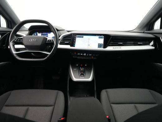 Audi Q4 e-tron 45 Edition 82 kWh 286pk Trekhaak Navigatie Stoelverwarming Pdc Carplay 55 ActivLease financial lease