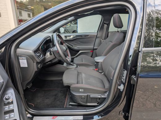 Ford Focus 1.0 EcoBoost Hybrid ST Line X 155pk | Pano | B&O | Adap. Cruise | Elek. Achterklep | Dodehoek | A... ActivLease financial lease