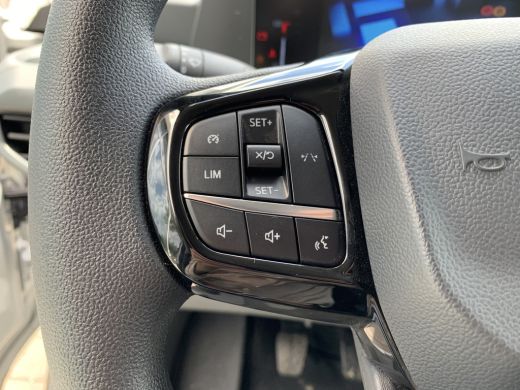 Ford Transit Custom 280 L1H1 Bestelauto Trend E6.2 81 kW / 110 pk | Handgeschakeld | App Connect ActivLease financial lease