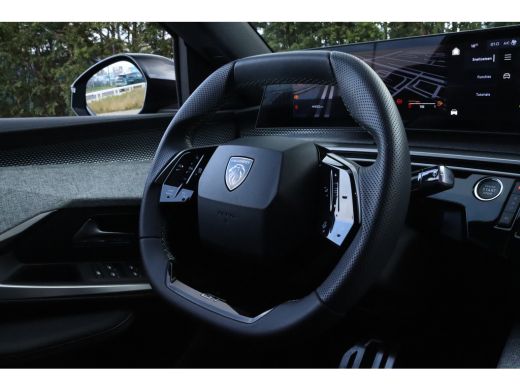 Peugeot 3008 1.2 Hybrid 145 GT Navi l Adapt. Cruise control l PDC l Camera l ActivLease financial lease
