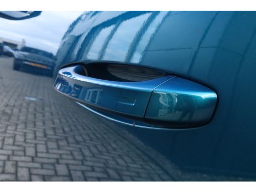 Peugeot 3008 1.2 Hybrid 145 GT Navi l Adapt. Cruise control l PDC l Camera l ActivLease financial lease