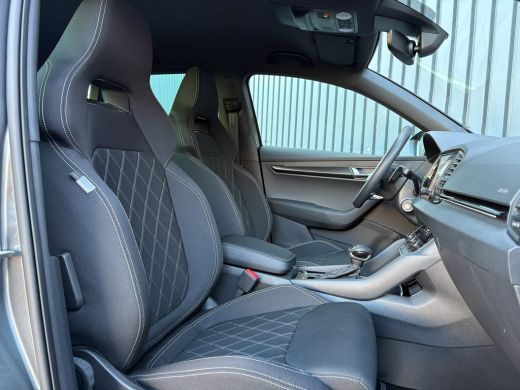 Skoda Karoq 1.5 TSI 150Pk ACT Sportline Business | Trekhaak wegkl. | Elk. A-klep | Camera | Keyless | Adapt. ... ActivLease financial lease