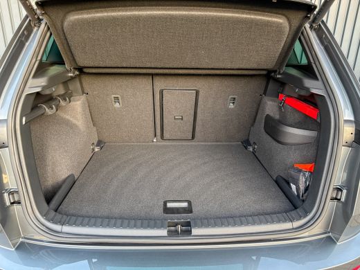 Skoda Karoq 1.5 TSI 150Pk ACT Sportline Business | Trekhaak wegkl. | Elk. A-klep | Camera | Keyless | Adapt. ... ActivLease financial lease